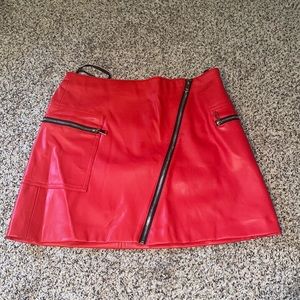 Red faux leather miniskirt with zipper size L